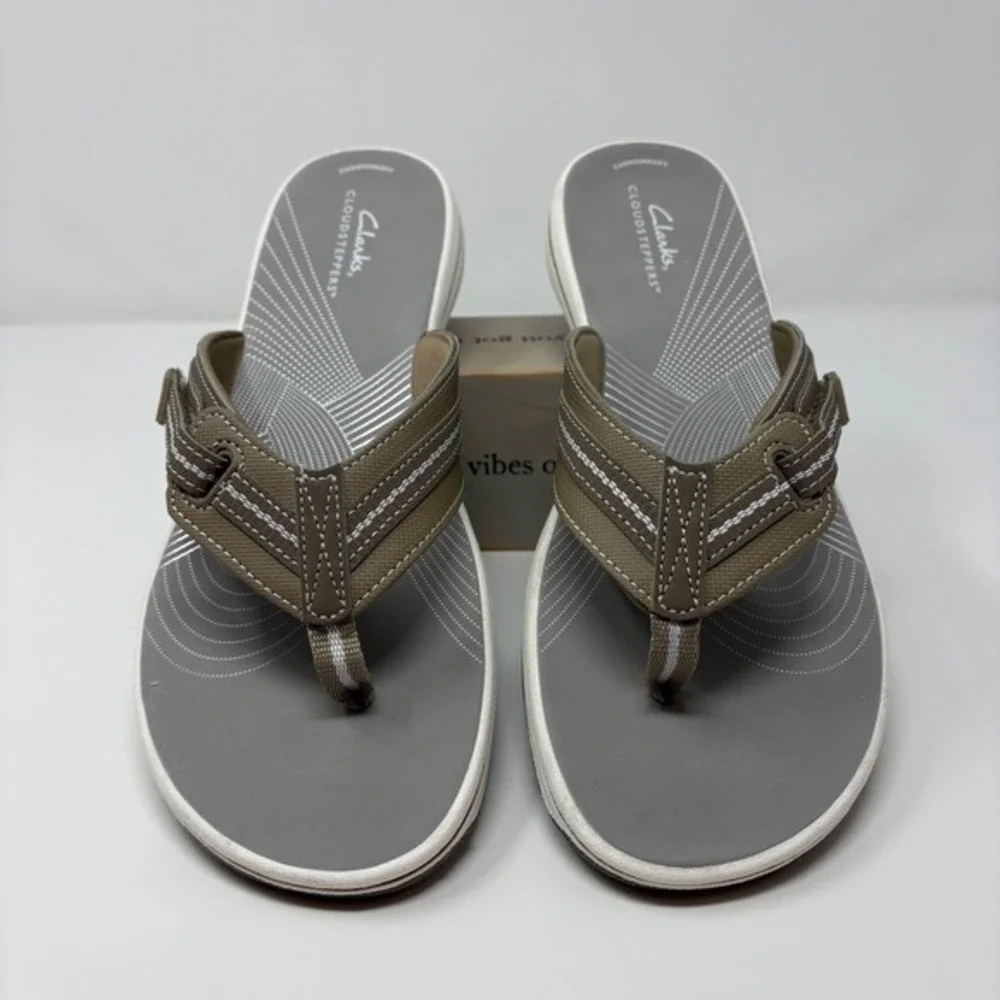 Clarks Cloudsteppers Brinkley Jazz Flip Flops Wmn 10M Taupe Gray Sandals